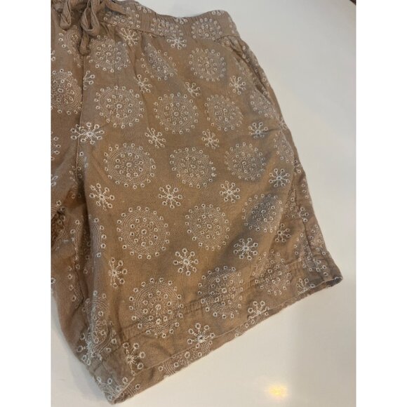 Abercrombie & Fitch M Embroidered Beige Shorts With White Floral Pattern - Picture 3 of 7